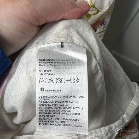 H&M Long Sleeve Off Shoulder Smocked Floral Maxi Dress - Picture 4 of 6